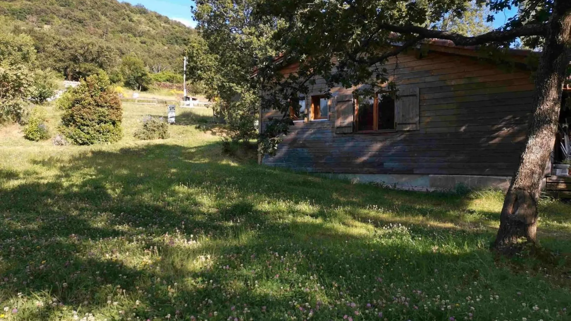 Chalet Blanc - Piscine Partagee Darbres France
