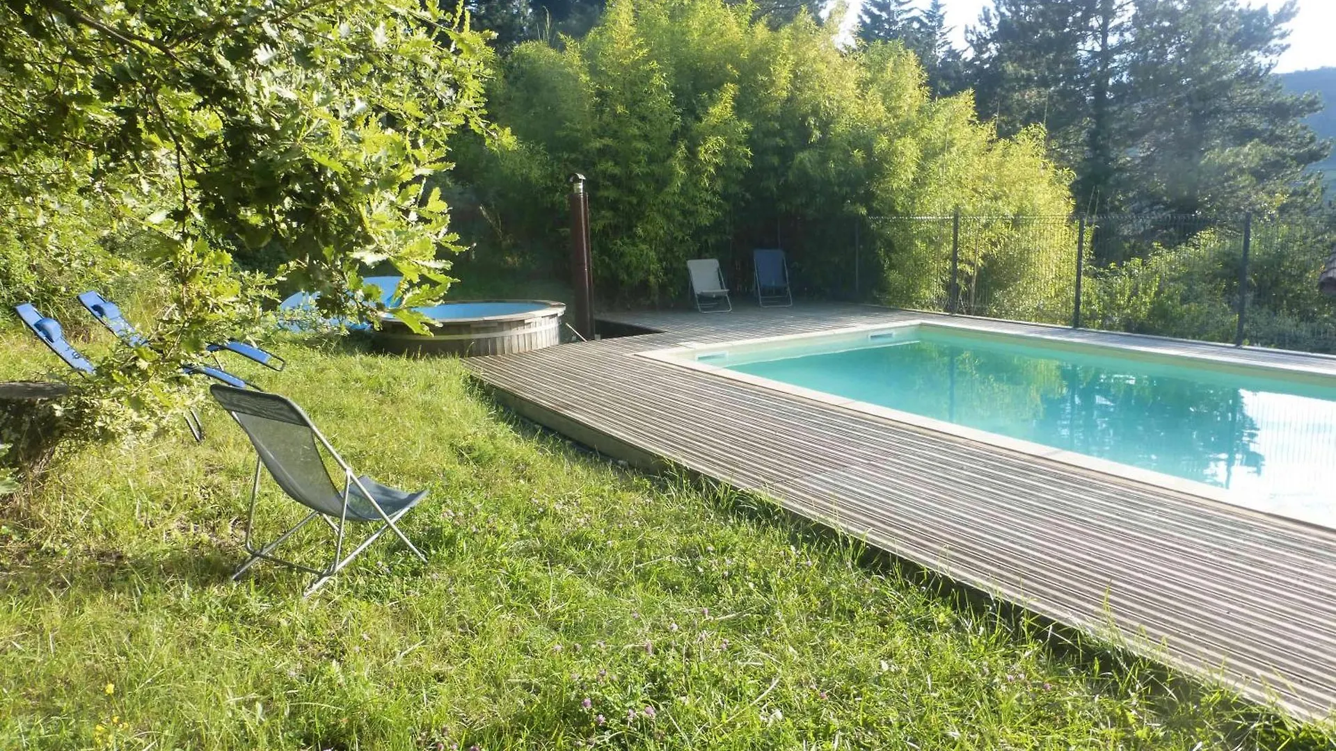Chalet Blanc - Piscine Partagee Darbres France