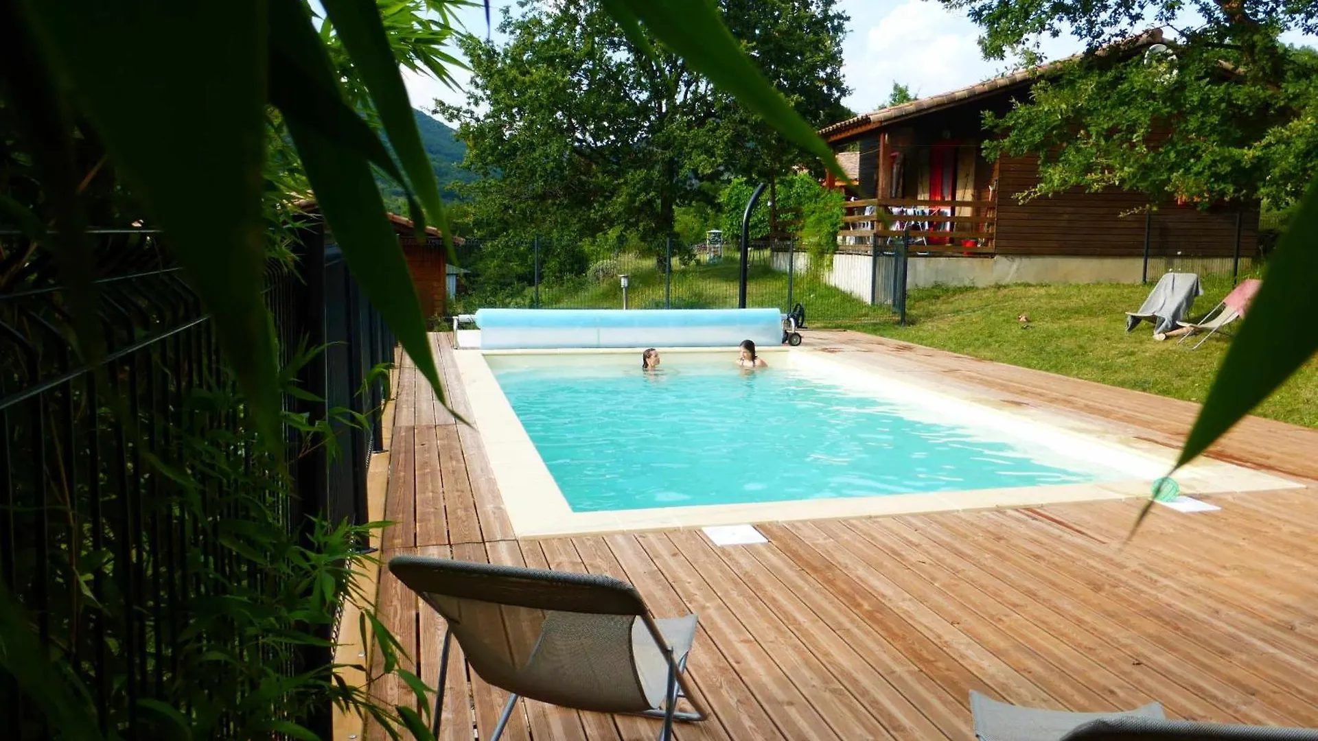 Chalet Blanc - Piscine Partagee Darbres